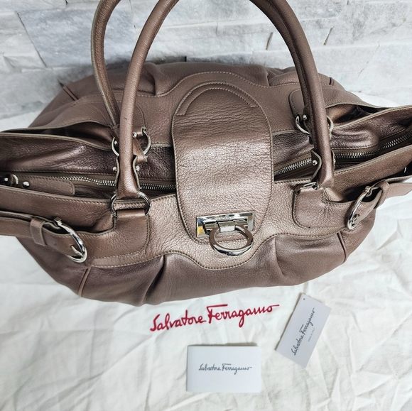 Salvatore Ferragamo bag - Picture 9 of 10